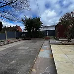Springfield House- Near Newcastle Centre, Hospital And Keele University!